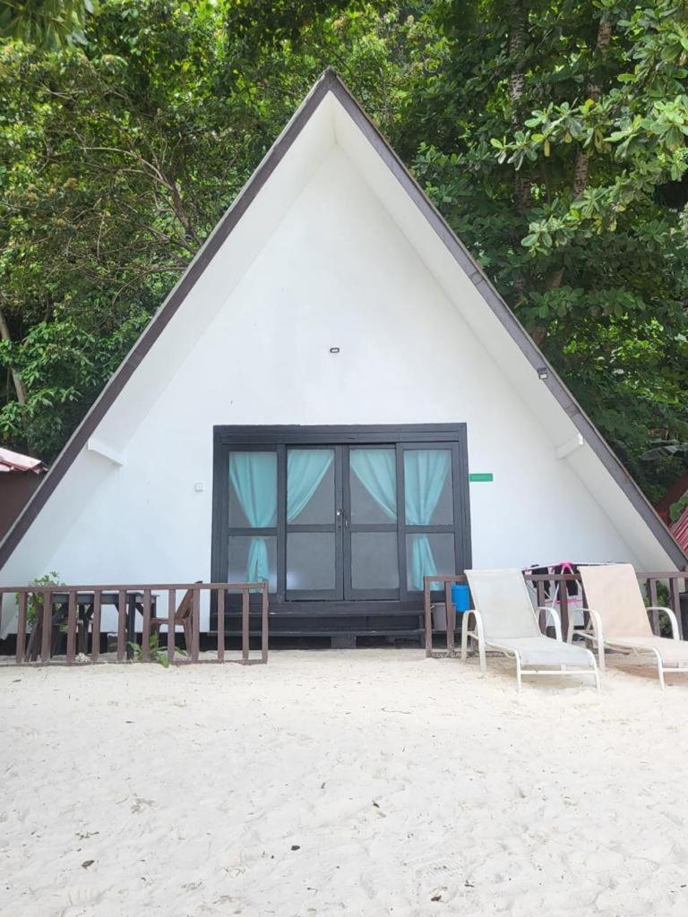 Dewati Roomstay B&B Lang Tengah Extérieur photo