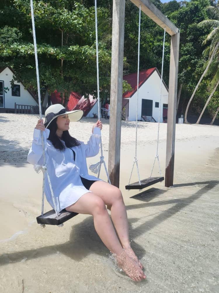 Dewati Roomstay B&B Lang Tengah Extérieur photo