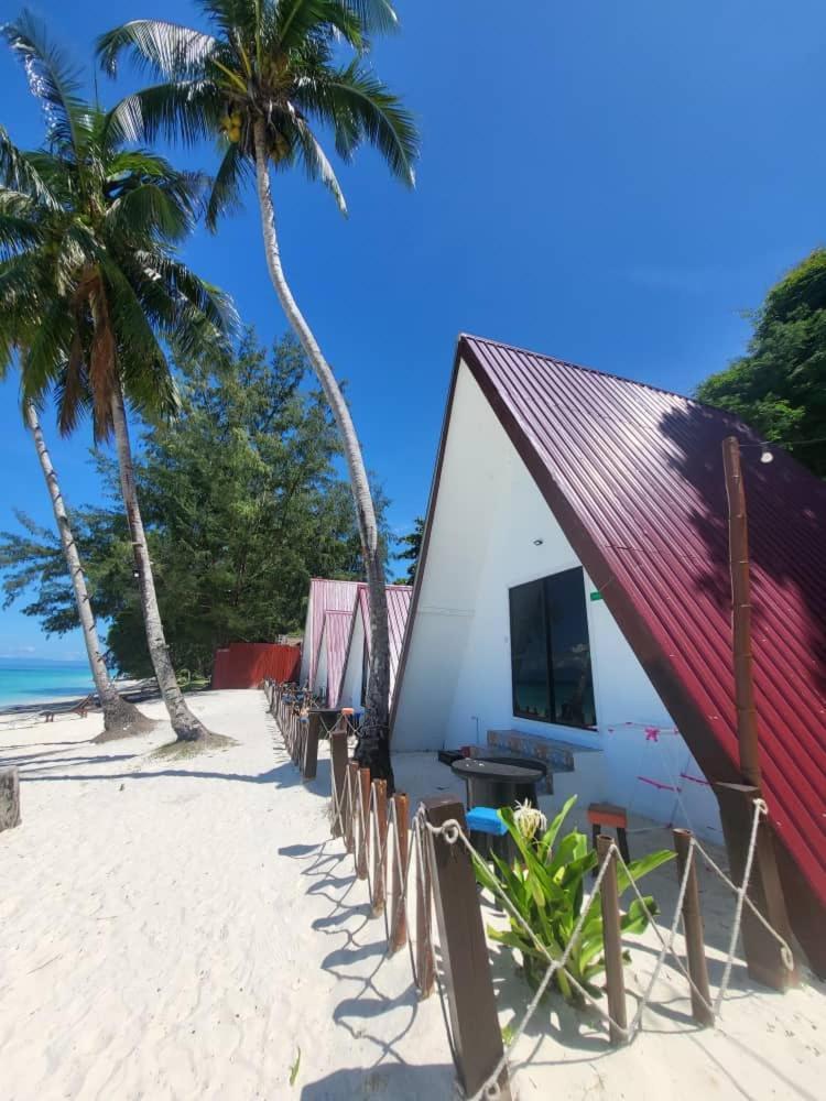 Dewati Roomstay B&B Lang Tengah Extérieur photo