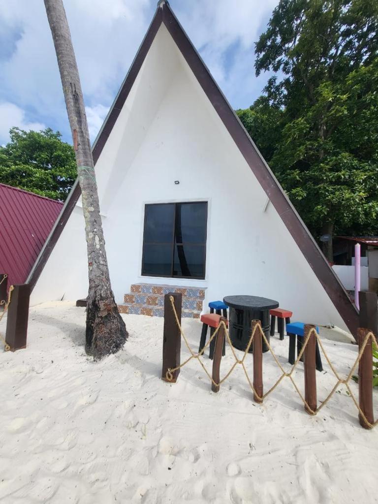 Dewati Roomstay B&B Lang Tengah Extérieur photo