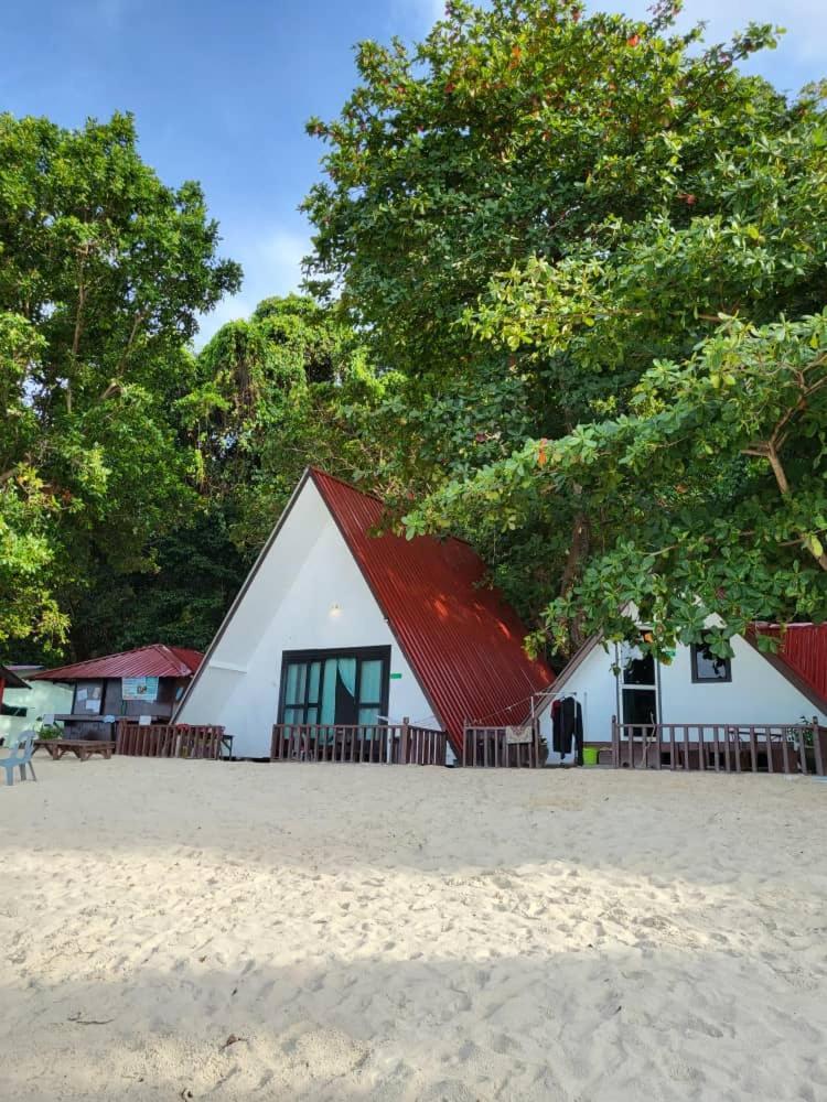 Dewati Roomstay B&B Lang Tengah Extérieur photo